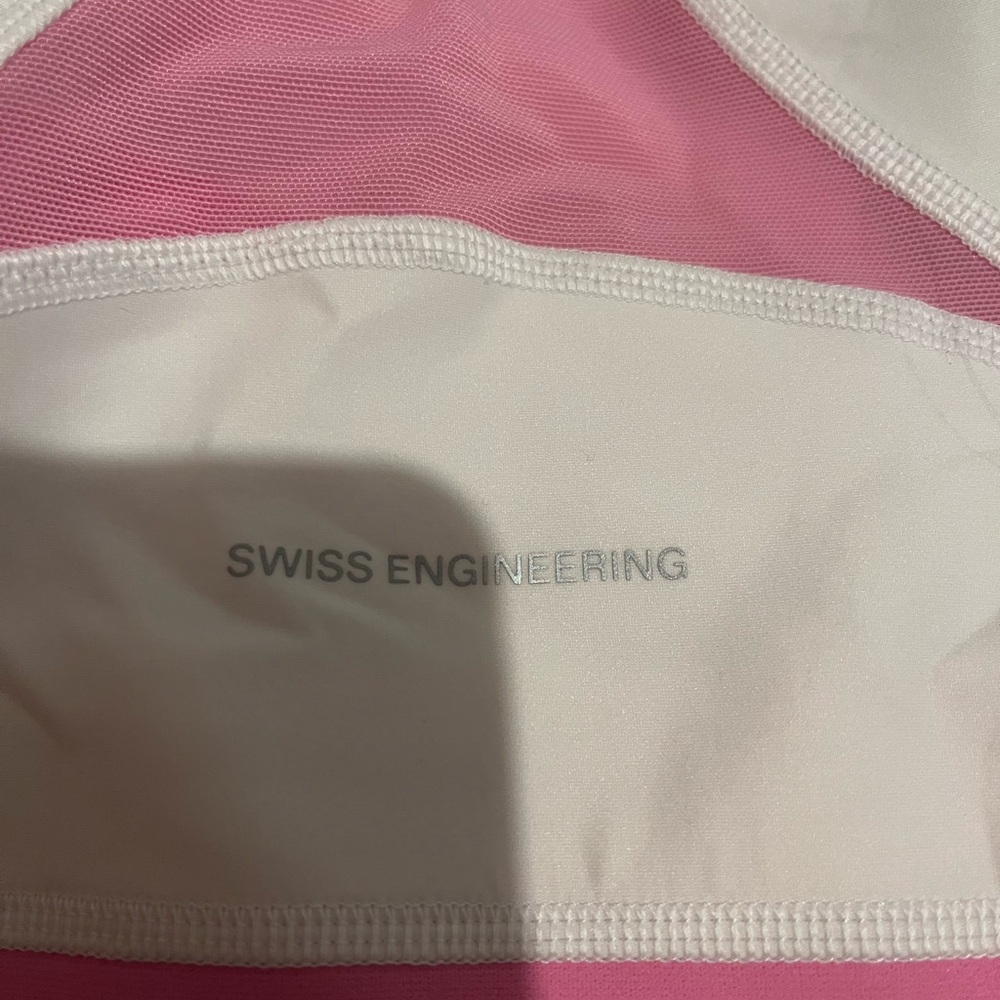 NWT🩷ON RUNNING🤍LONG SLEEVE WORKOUT TOP & LEGGINGS - Picture 7 of 16